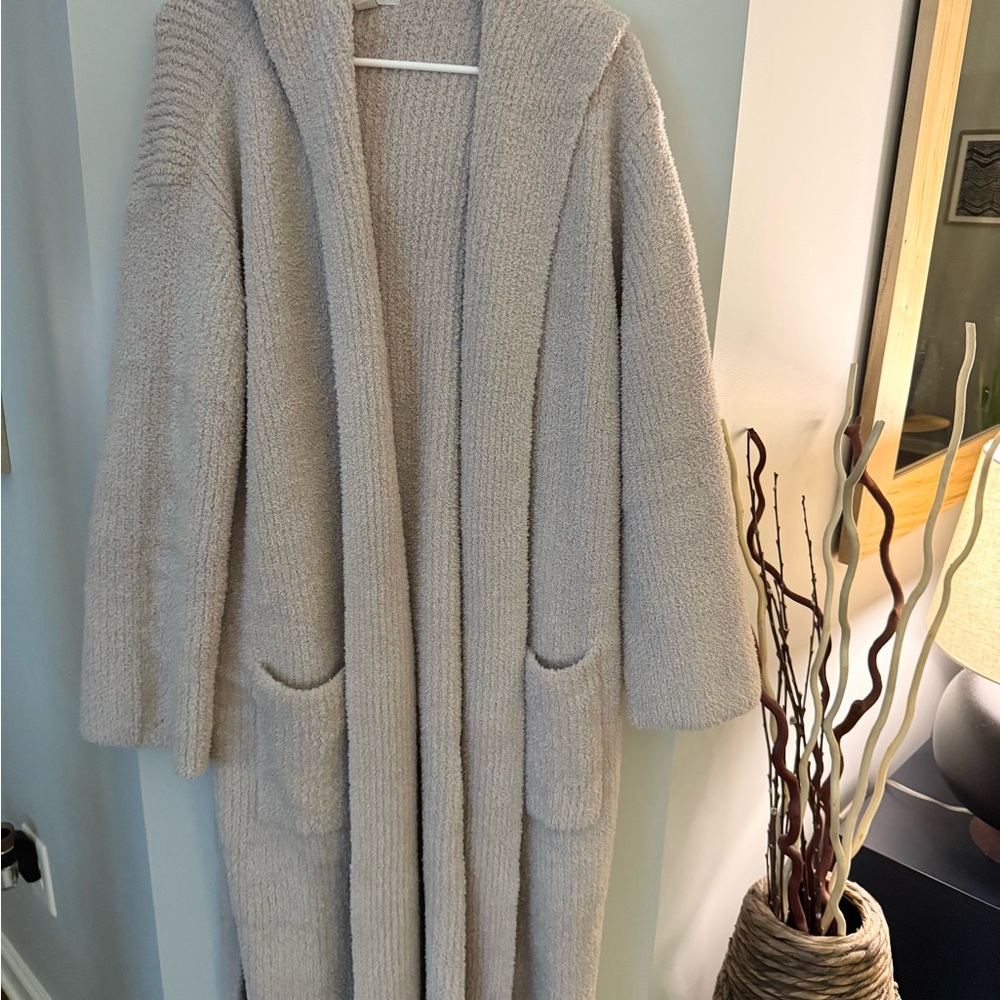 Barefoot Dreams Hooded Robe NWOT.